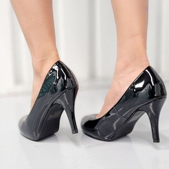 Women's Black PAT Low Heel Pumps Shoes - Picture 5 of 5